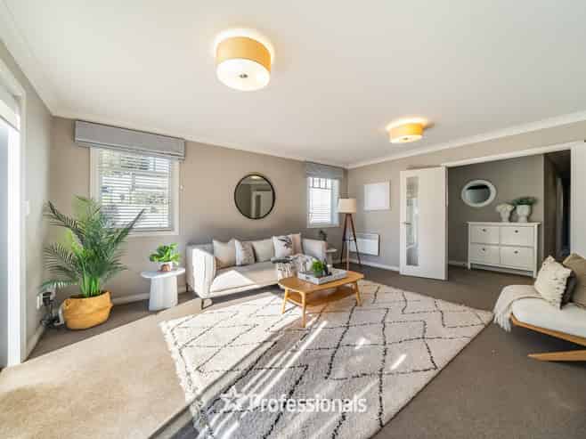 14 Ronald Scott Grove, Riverstone Terraces
