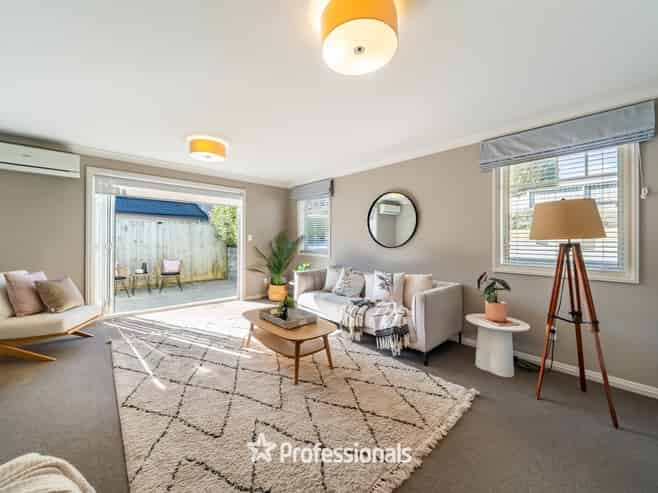 14 Ronald Scott Grove, Riverstone Terraces