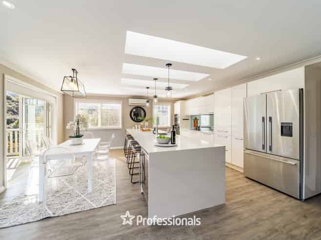 14 Ronald Scott Grove, Riverstone Terraces