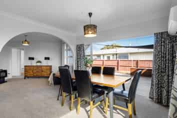 88 Farquhars Road, Redwood