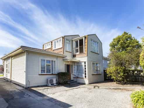 1-4/934 Colombo Street, Saint Albans