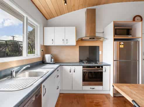 1A Stokes Avenue, Te Atatu Peninsula