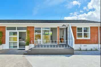 2/11 Wentworth Avenue, Papatoetoe