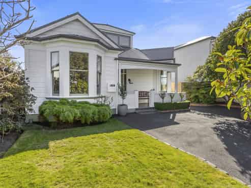 33 Highgate, Belleknowes