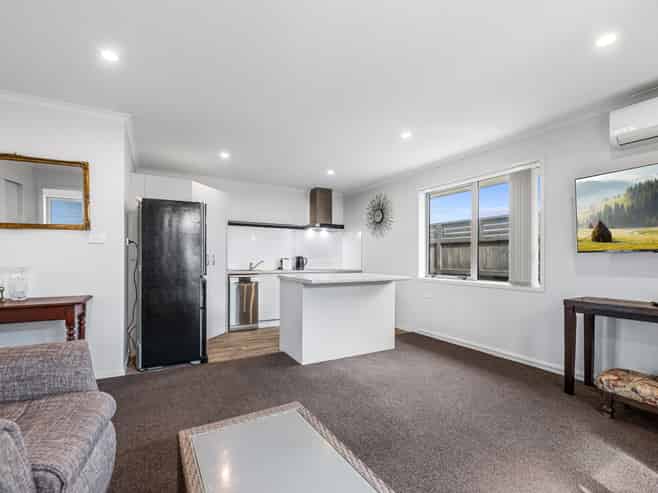 16 Crest Way (Dunes Lifestyle Village), Papamoa