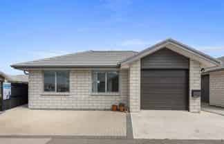 16 Crest Way (Dunes Lifestyle Village), Papamoa