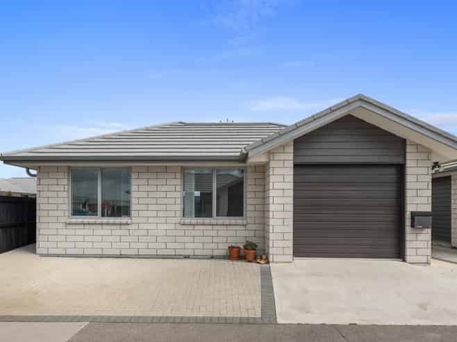 16 Crest Way (Dunes Lifestyle Village), Papamoa
