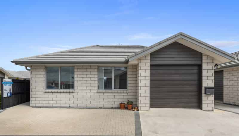 16 Crest Way (Dunes Lifestyle Village), Papamoa