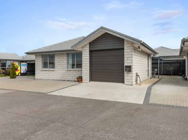 16 Crest Way (Dunes Lifestyle Village), Papamoa