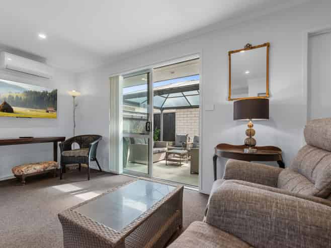 16 Crest Way (Dunes Lifestyle Village), Papamoa
