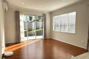 10 Franheim Crescent, Orewa