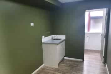 Top Town On Gill Shop For Lease