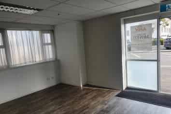Top Town On Gill Shop For Lease