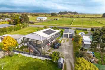 75 Atkinson Avenue, Otaki Beach