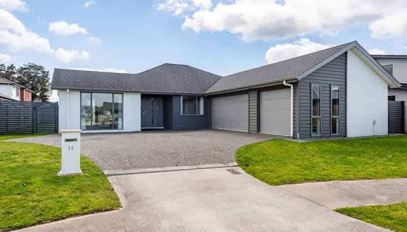 14 Sydney Place, Flagstaff