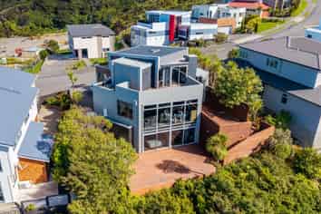71 Tamworth Crescent, Newlands