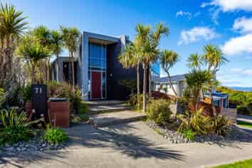 71 Tamworth Crescent, Newlands