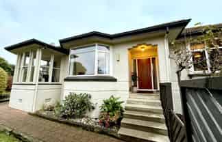 427 Queens Drive, Windsor