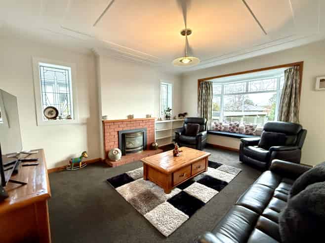 427 Queens Drive, Windsor