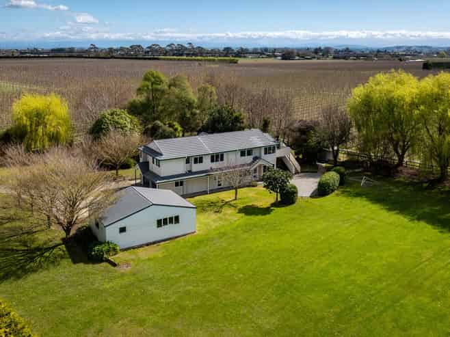 495 Lawn Road, Clive