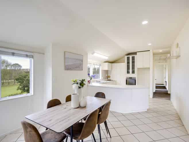 495 Lawn Road, Clive