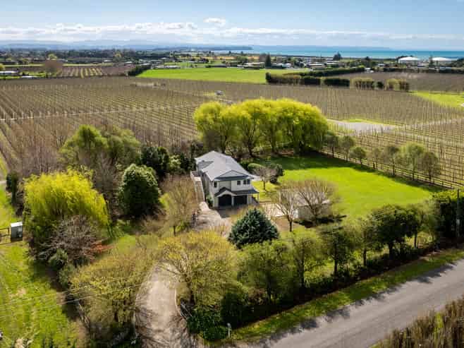 495 Lawn Road, Clive