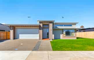 27 Hudson Place, Paraparaumu