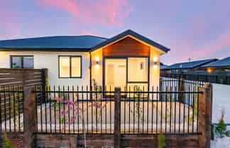 2/213 Gordon Road, Mosgiel