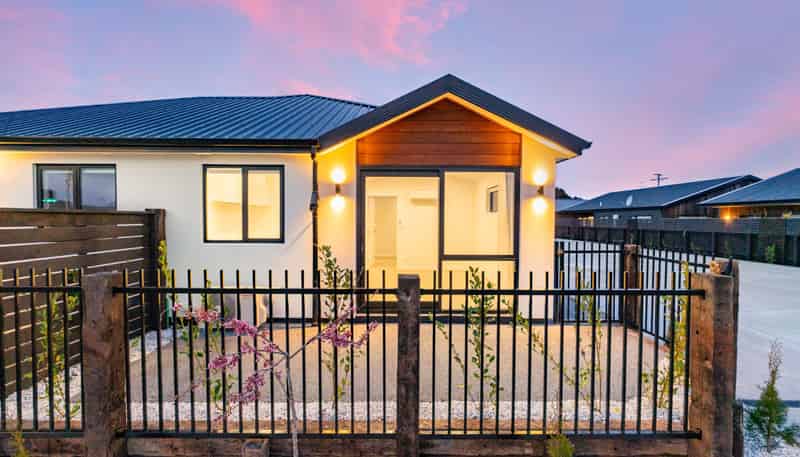 2/213 Gordon Road, Mosgiel