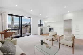 2/213 Gordon Road, Mosgiel