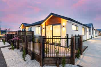 2/213 Gordon Road, Mosgiel