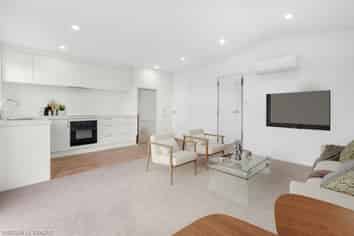 2/213 Gordon Road, Mosgiel