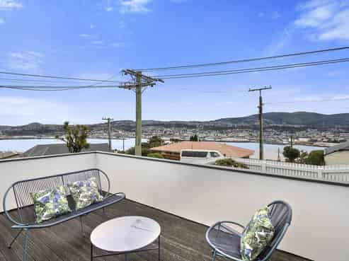 15 Shandon Road, Vauxhall