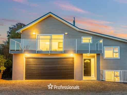 13 Wilson Grove, Normandale