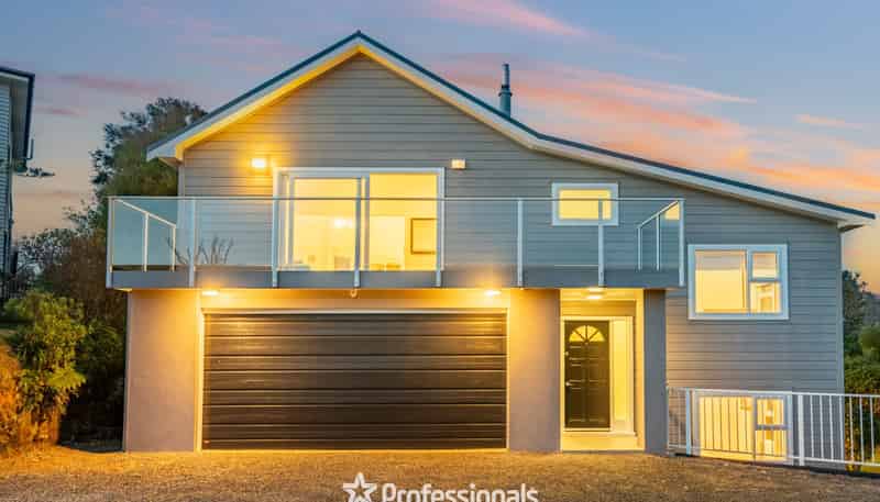 13 Wilson Grove, Normandale