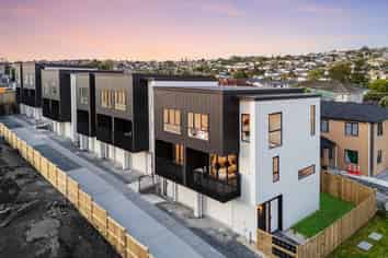 7/101 White Swan Road, Mount Roskill