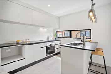 7/101 White Swan Road, Mount Roskill