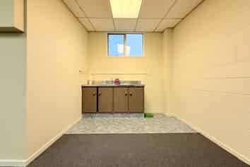 Well Equipped Pakuranga Office | 85 m2