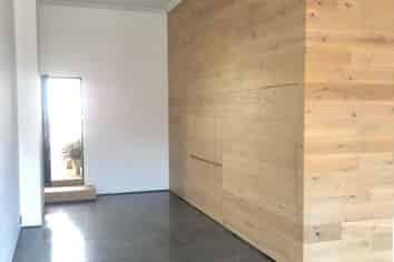 Super tidy retail with rear courtyard!
