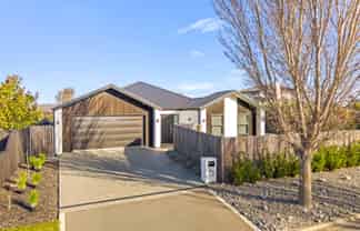 6 Tuka Road, Pegasus