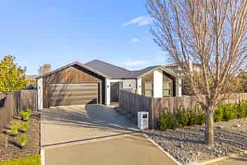 6 Tuka Road, Pegasus