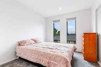 17 Red Arches Road, Henderson