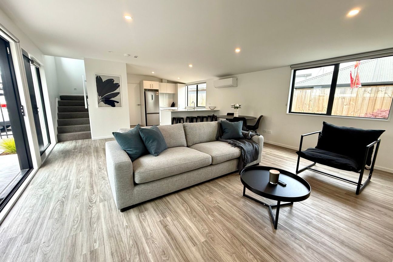 FULLY FURNISHED BRAND NEW STYLISH TOWNHOUSE – pohled 4