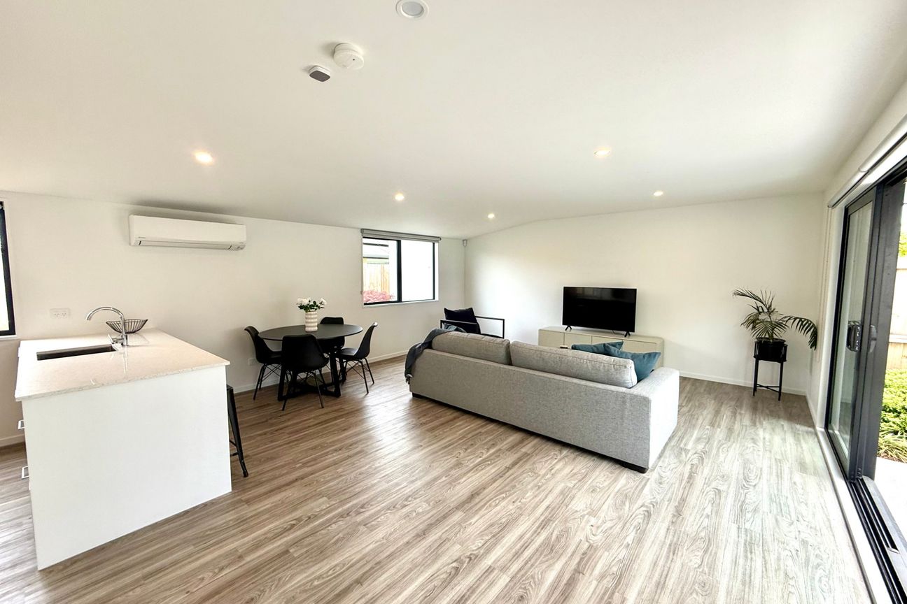 FULLY FURNISHED BRAND NEW STYLISH TOWNHOUSE – pohled 6