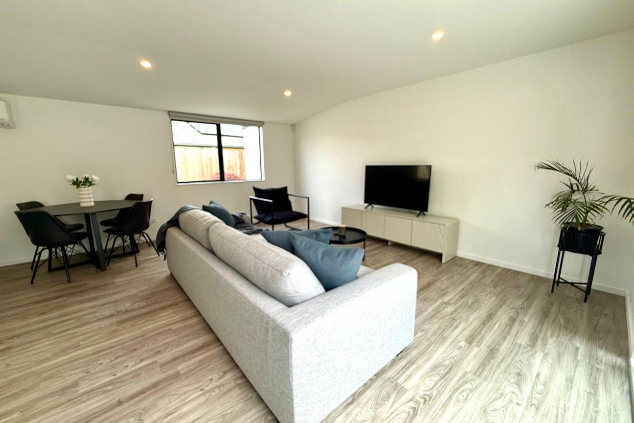 FULLY FURNISHED BRAND NEW STYLISH TOWNHOUSE – pohled 5