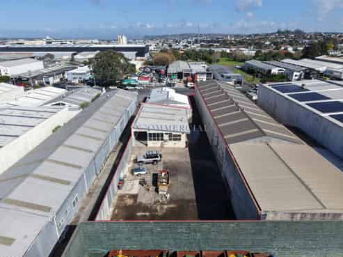 Secure 250sqm Warehouse & 530sqm Yard