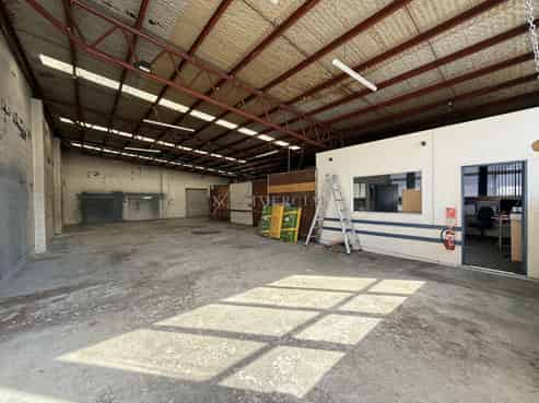 Secure 250sqm Warehouse & 530sqm Yard