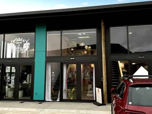 Lyall Bay Junction Unit for lease