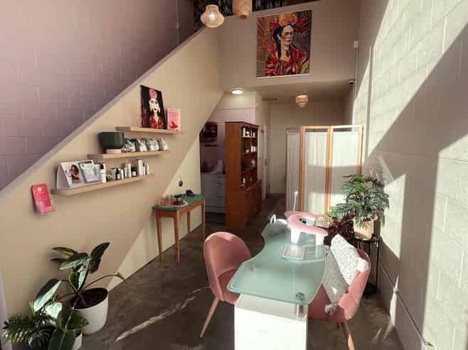 Lyall Bay Junction Unit for lease