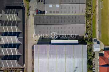 1,295m² Warehouse + Container Drop | Close to SH16